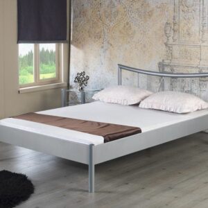 metalen bed hanna grijze frame met hoofdbord met roze kussen in slaapkamer