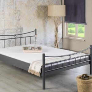 Metalen bed Lily grijze kleur en metalen hoofdbord en metalen voetbord